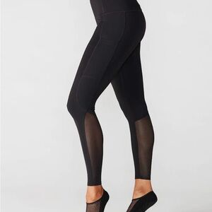 Tavi Stash and Dash 7/8 Legging in Black Size Medium